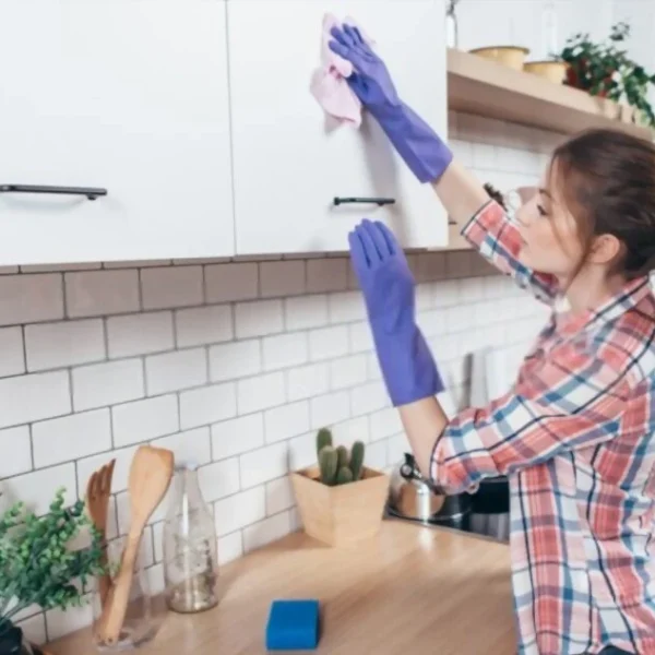 Cleaning Cabinets Before Painting: An Effective Guide